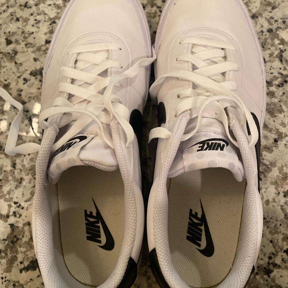 Nike Men's Classic White and Black Sneakers